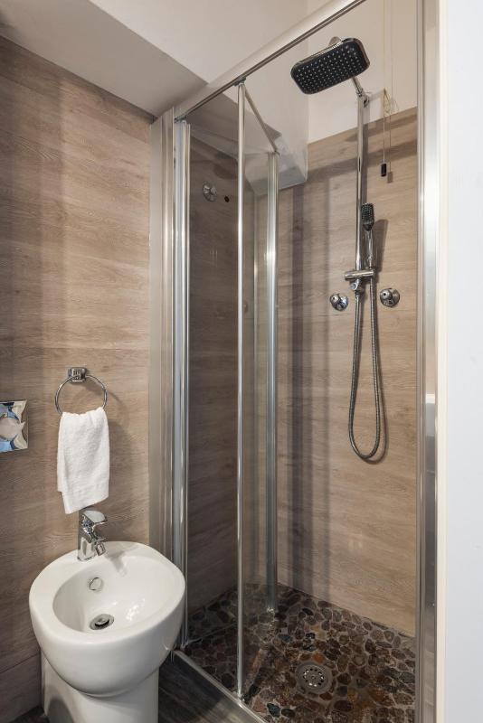 Standard Double Room with Sea View image 2