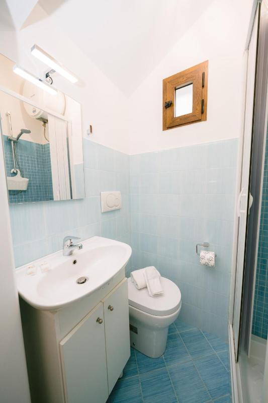 One-Bedroom Apartment image 2