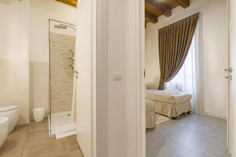 APPARTAMENTO AL CASTELLO - image 9