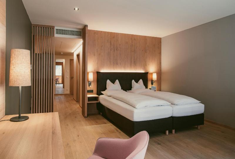 Suite with Balcony image 1