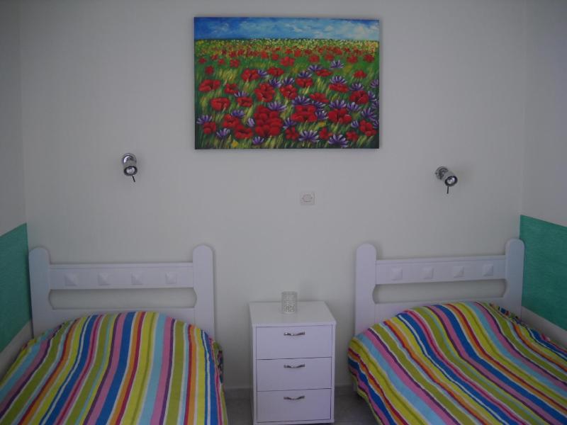 Twin Room image 3