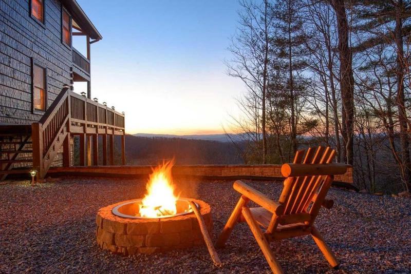 Three-Bedroom Holiday Home  image 2