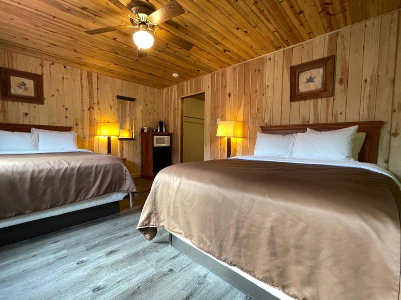 Quadruple Room image 4