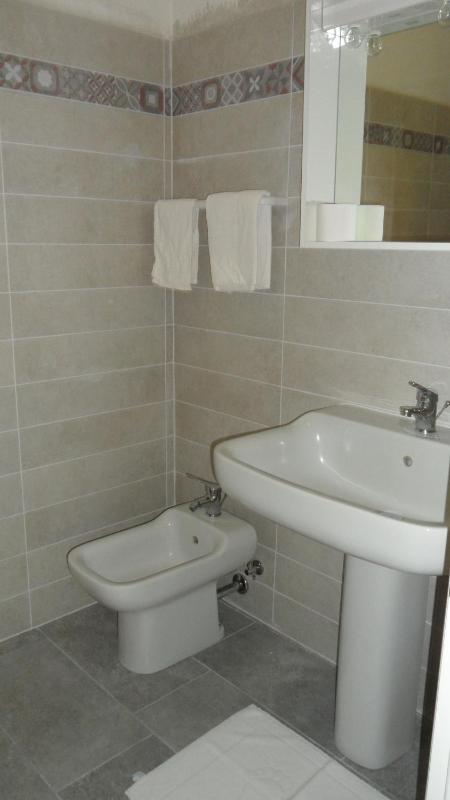 One-Bedroom Apartment with Garden View image 2