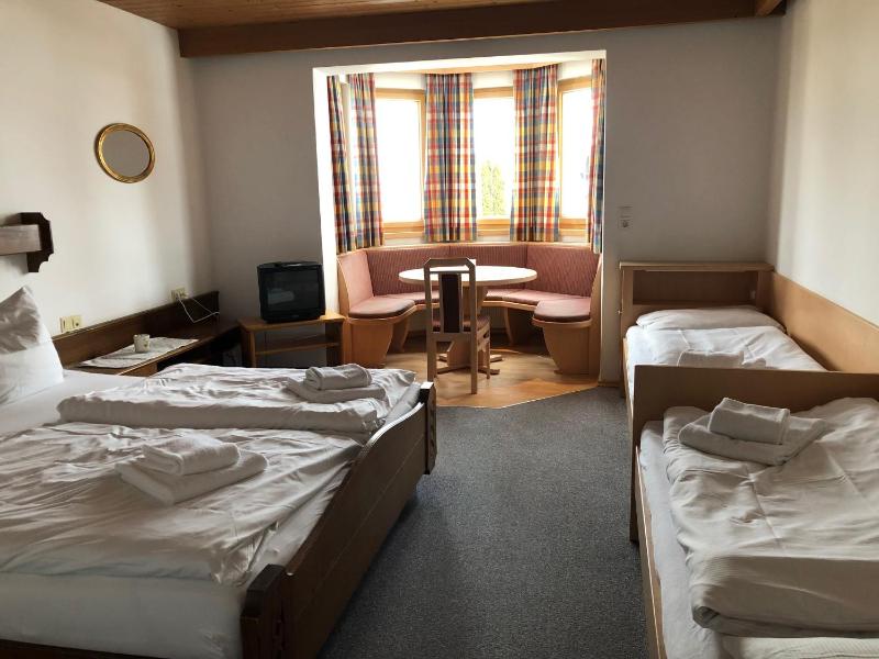 Quadruple Room image 1