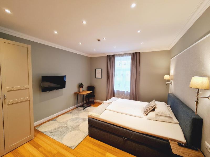 Superior Double Room image 3