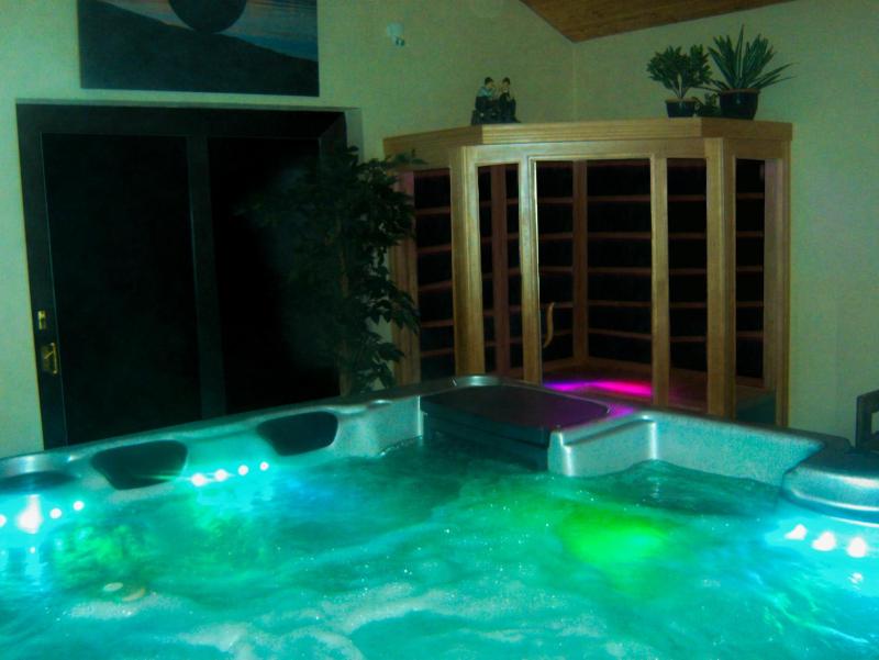 Three-Bedroom House(Millstone Cottage No.3) w/ Hot Tub & Sauna image 4