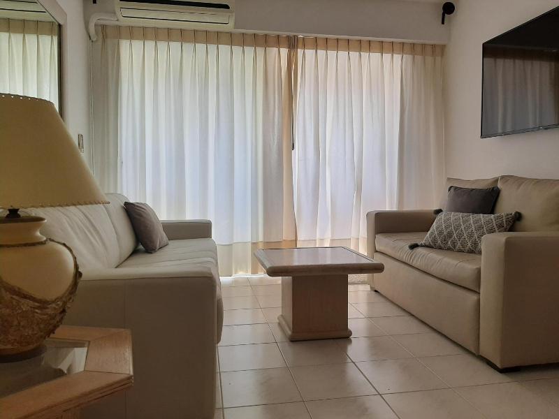 Hermoso apartamento Torre de categoría Long Beach en la mejor ubicación de Punta del Este - image 34