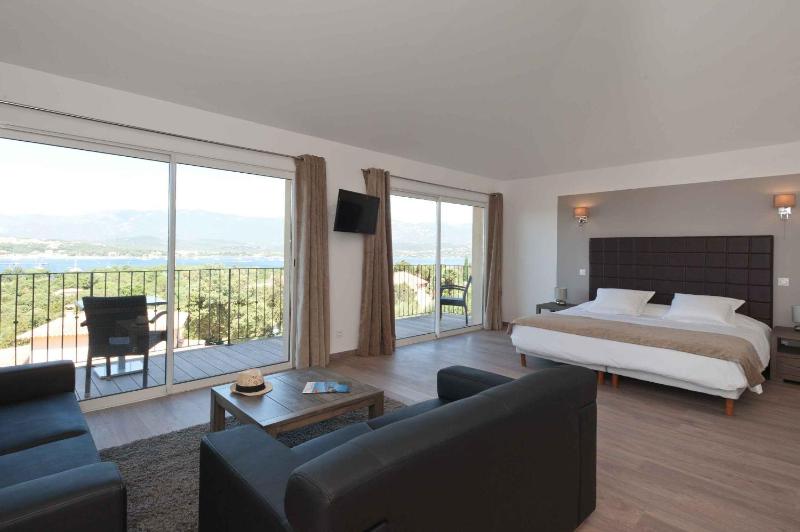 Junior Suite with Terrace image 2