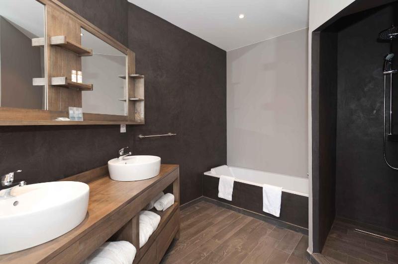 Junior Suite with Terrace image 3