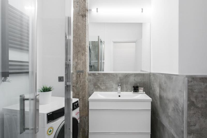 Industrial 1BR Apartment in Ampelokipoi Area by UPSTREET - image 2