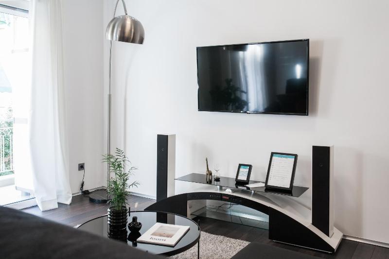 Industrial 1BR Apartment in Ampelokipoi Area by UPSTREET - image 12