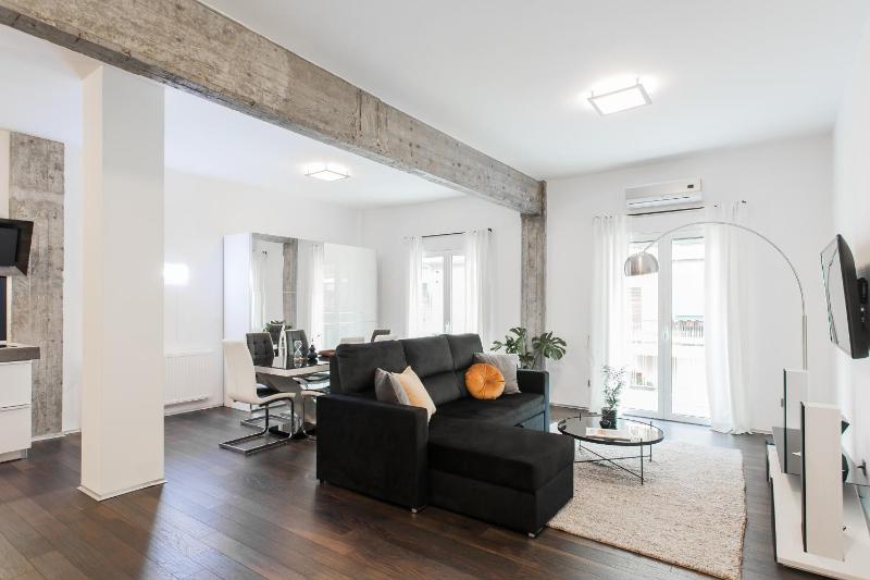 Industrial 1BR Apartment in Ampelokipoi Area by UPSTREET - image 1