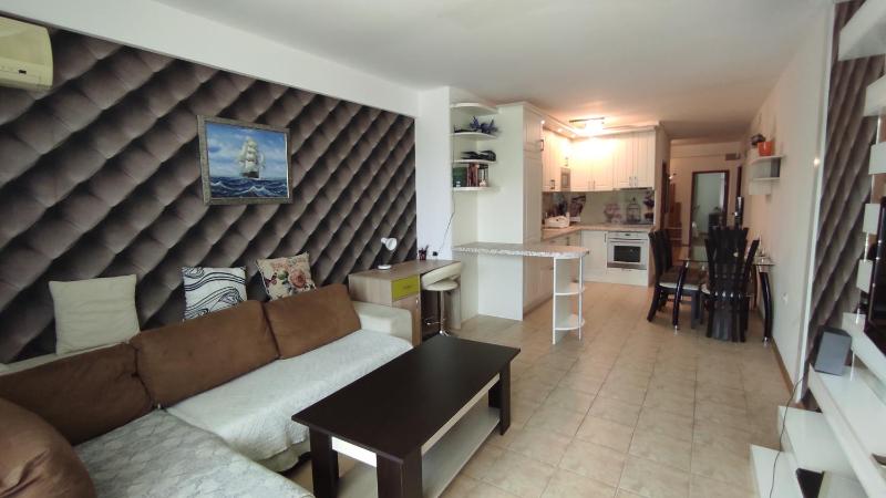 Dom-El Real Apartments in Sea View Complex - image 4