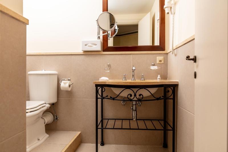 Economy Single Room image 2