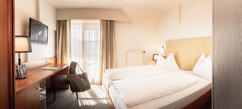 Double Room with Balcony image 1