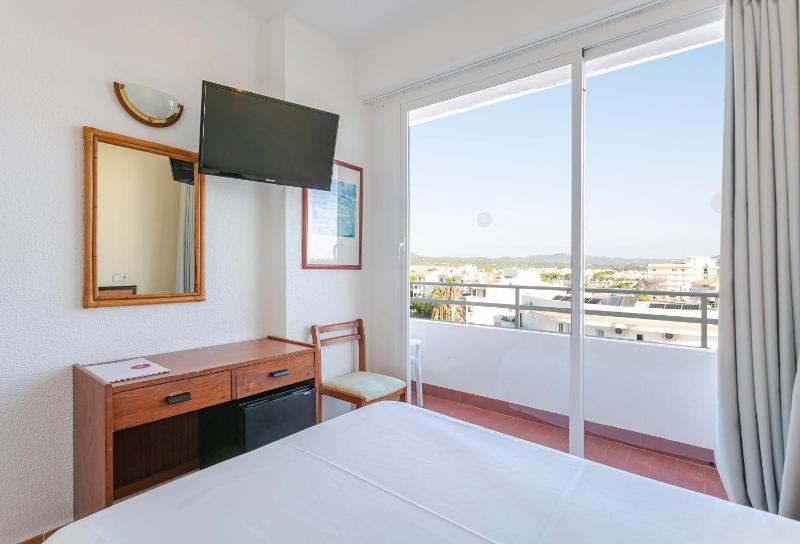Double Room High Floor with Balcony image 3