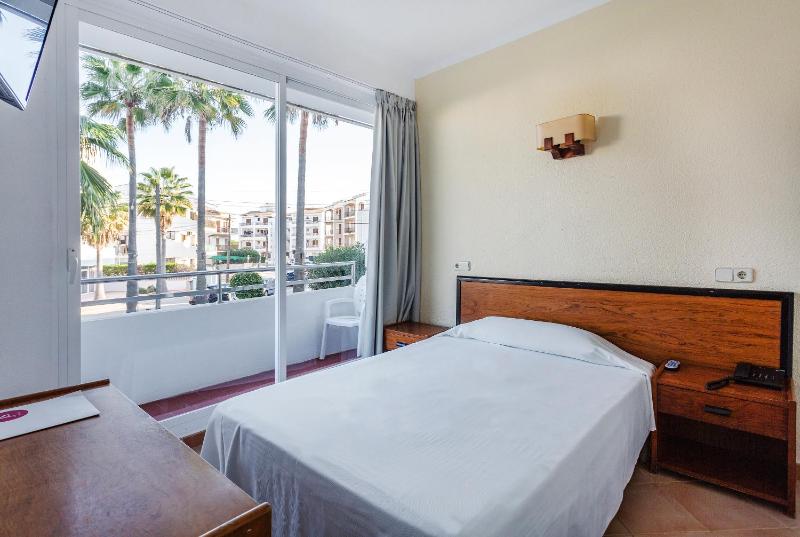 Single Room with Balcony image 2