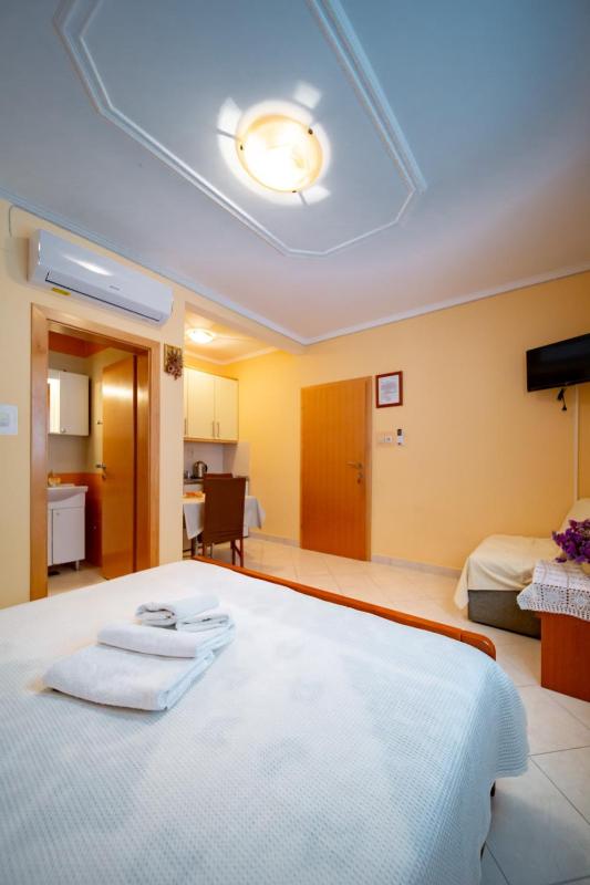 Studio apartment in Lopar with air conditioning WiFi 4886-5 - image 41