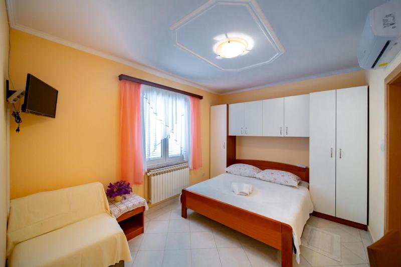 Studio apartment in Lopar with air conditioning WiFi 4886-5 - image 10