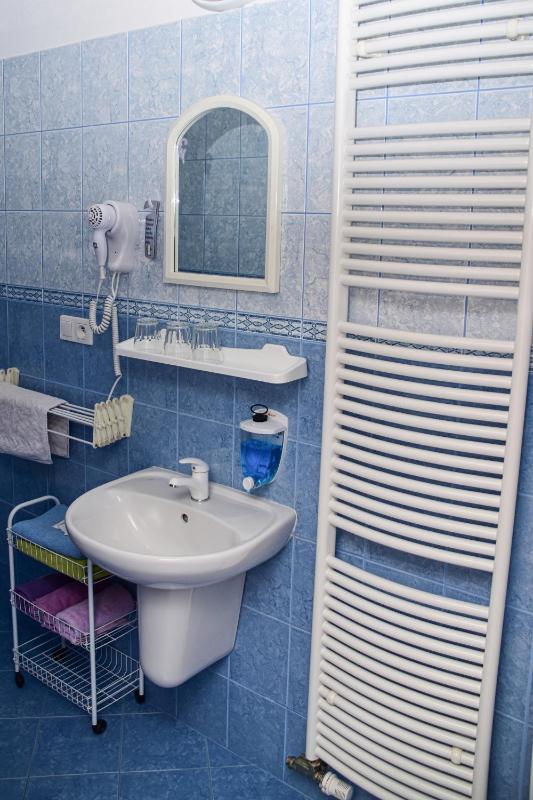 Triple Room without balcony image 4