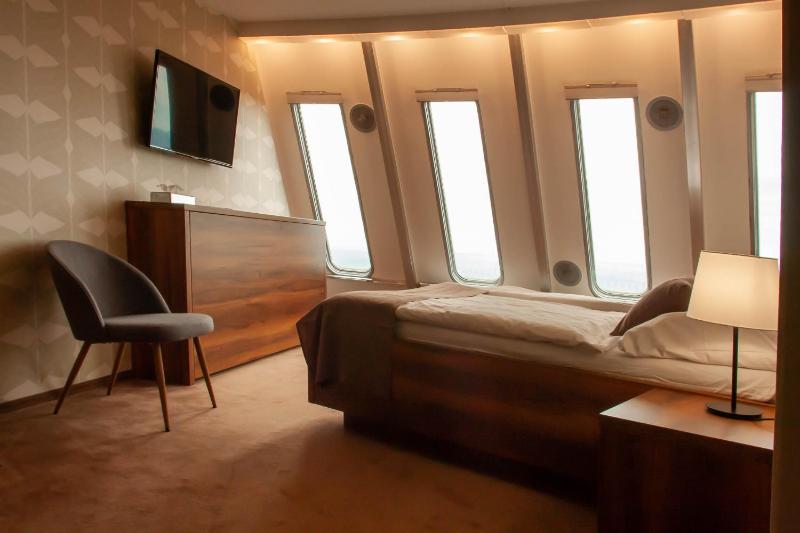 Economy Double Room with Shared Bathroom image 2