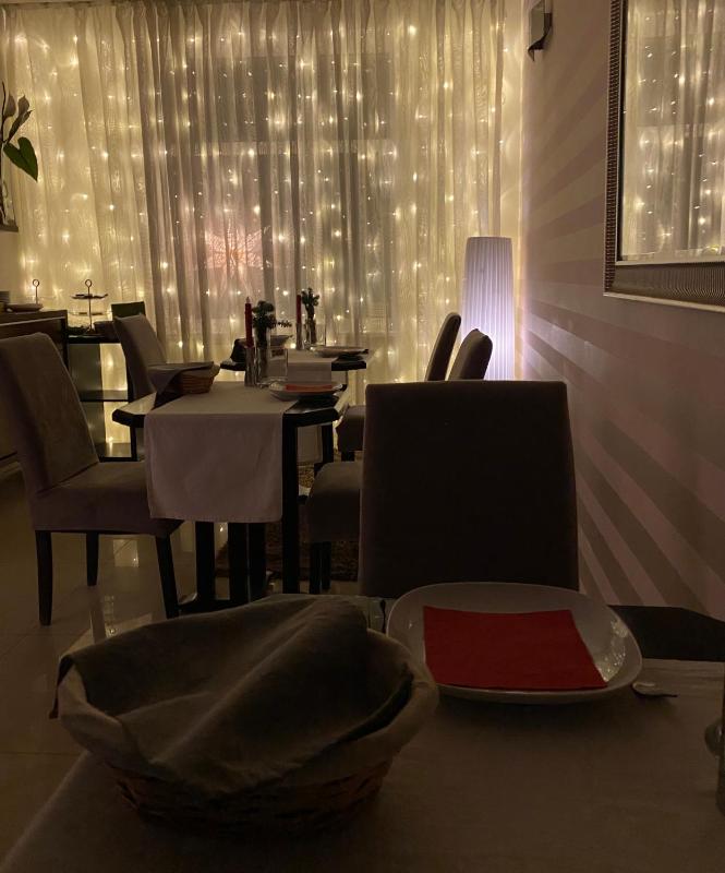 Luxury One-Bedroom Apartment image 4