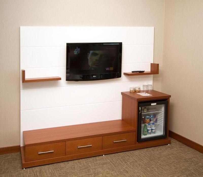 Two Connecting Double Rooms image 3