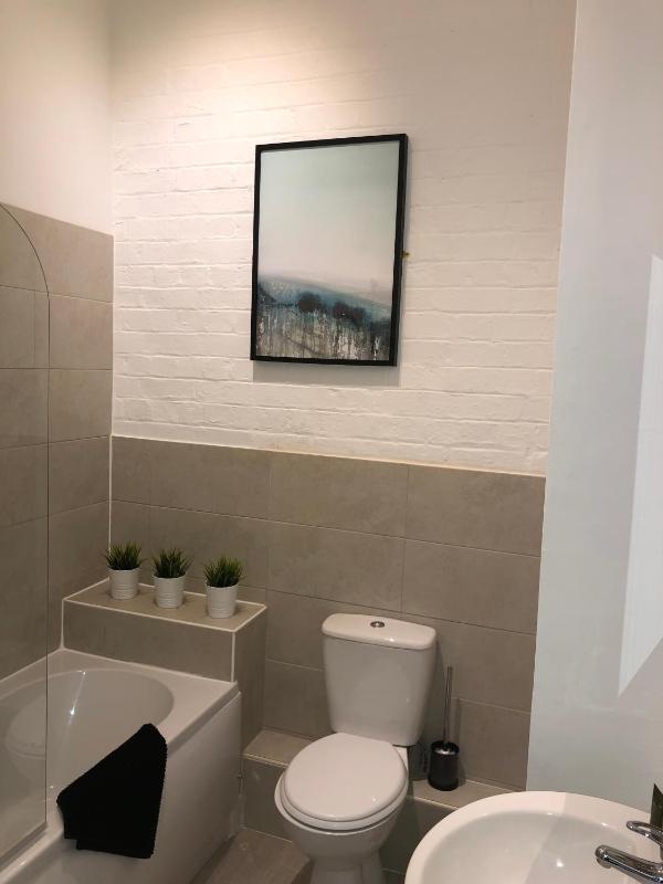 One-Bedroom Apartment image 1