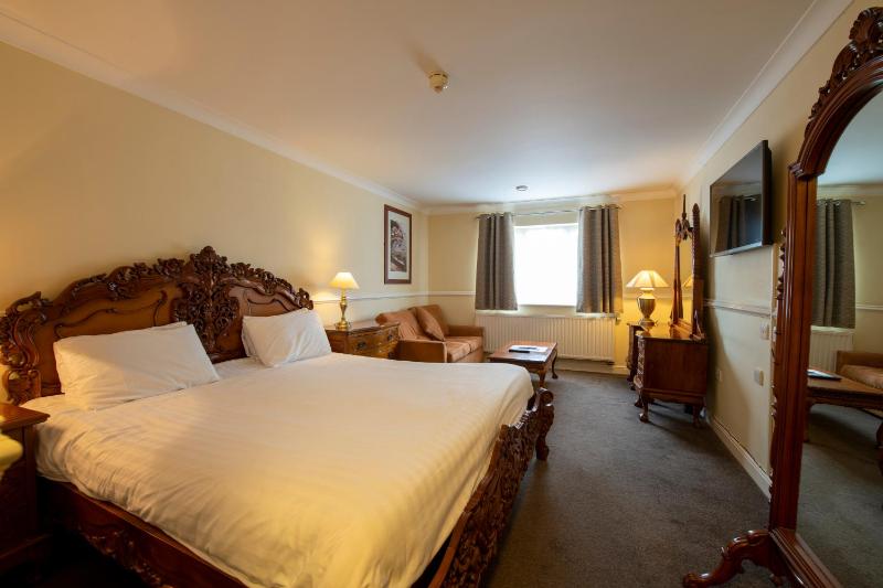 Southview Park Hotel - image 26