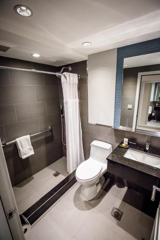 Superior Double Room with Two Double Beds image 3