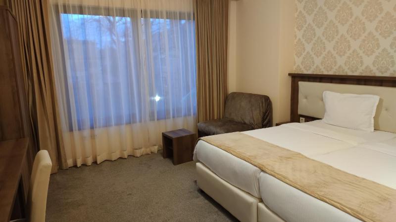 Double Room without Balcony image 3