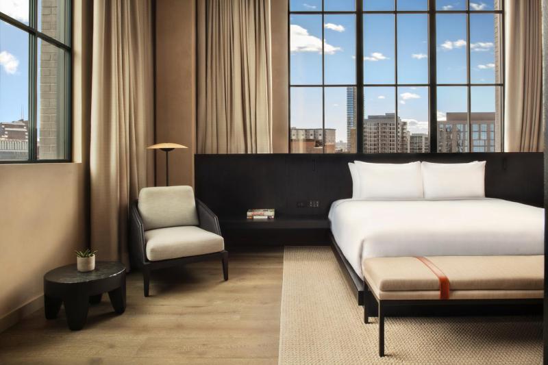 Nobu Hotel Chicago - image 12