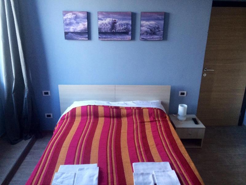 Double or Twin Room with Garden View image 2