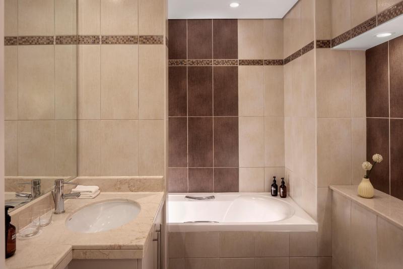 King Studio Suite image 3