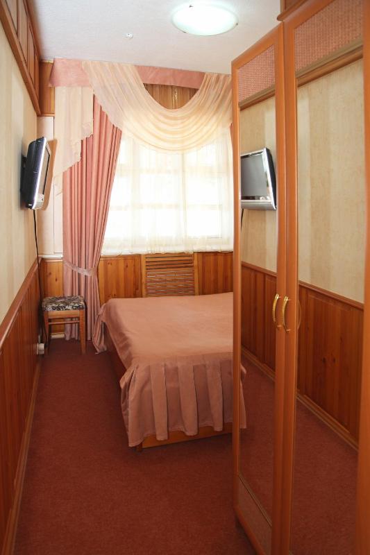 Standard Double Room image 2