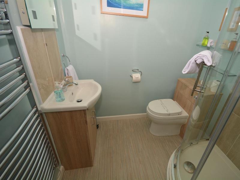 Superior King Room image 4