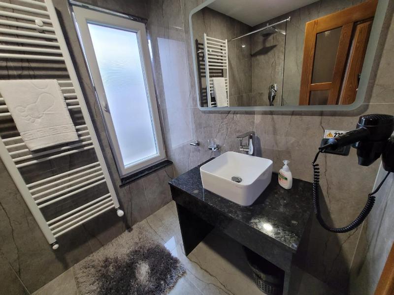 Deluxe Double Room image 2