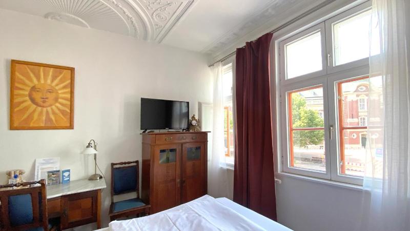 Standard Single Room image 4