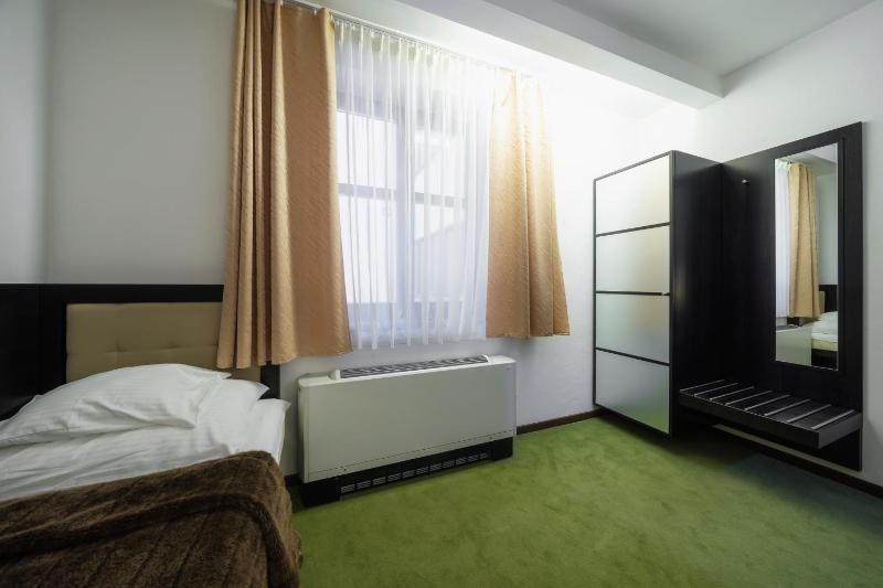 Single Room - Disability Access image 4