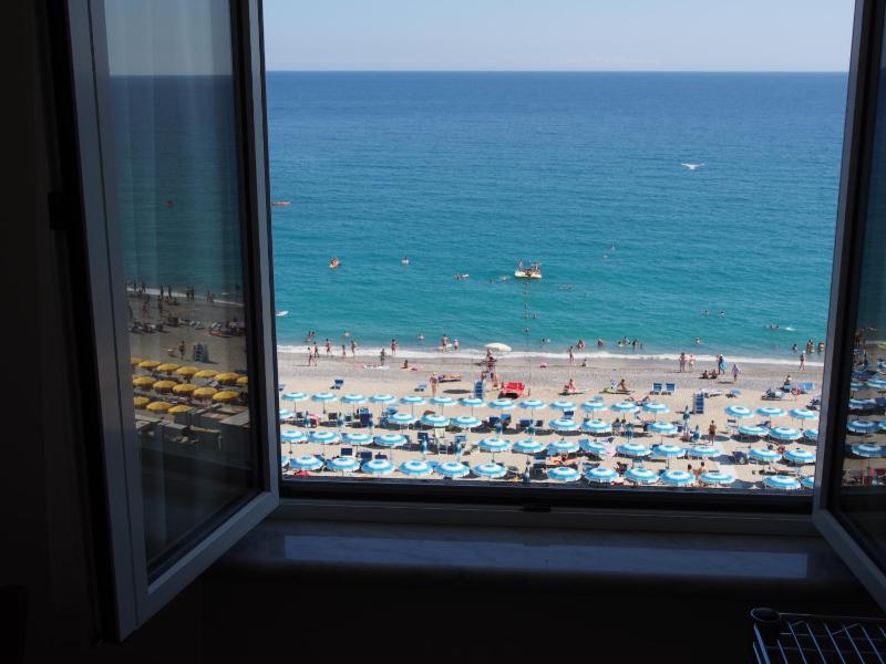 Lido Resort - image 37