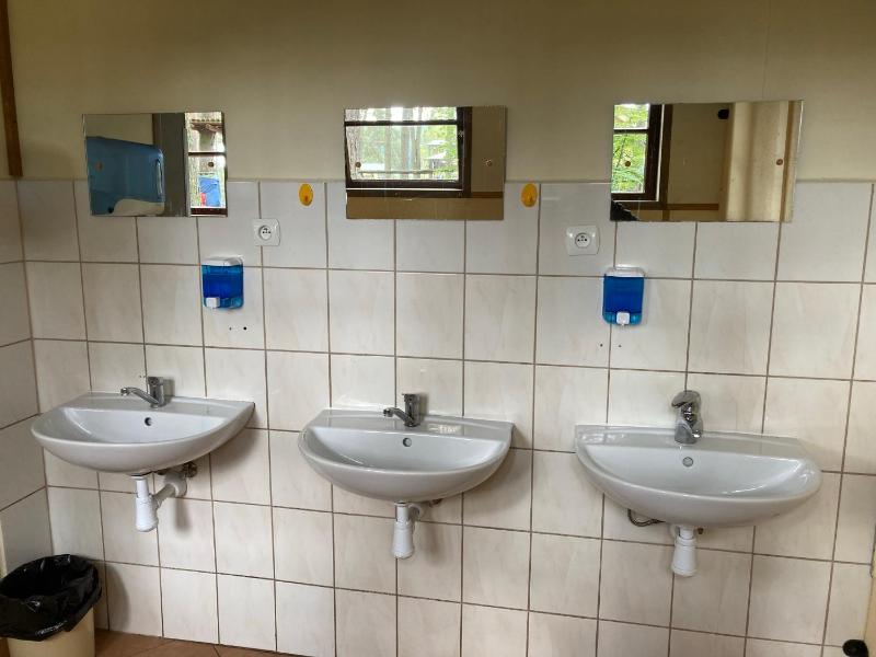 Chalet with Shared Bathroom image 4