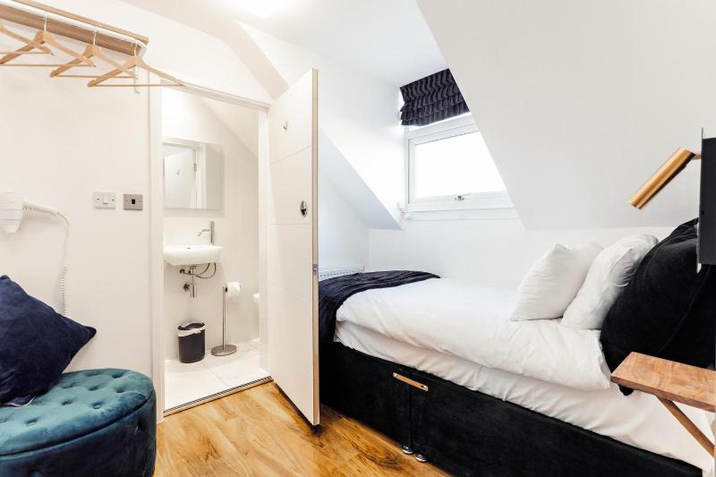 Loft Compact Single Room image 1