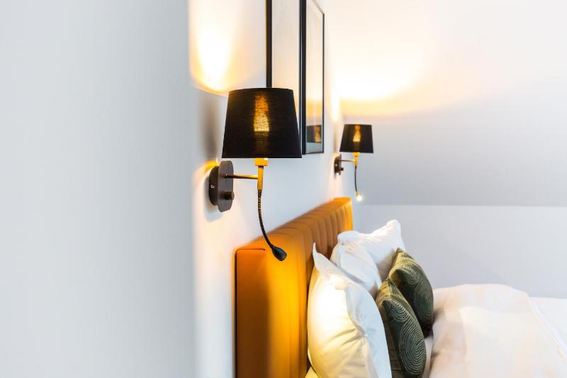 Standard Double Room image 3