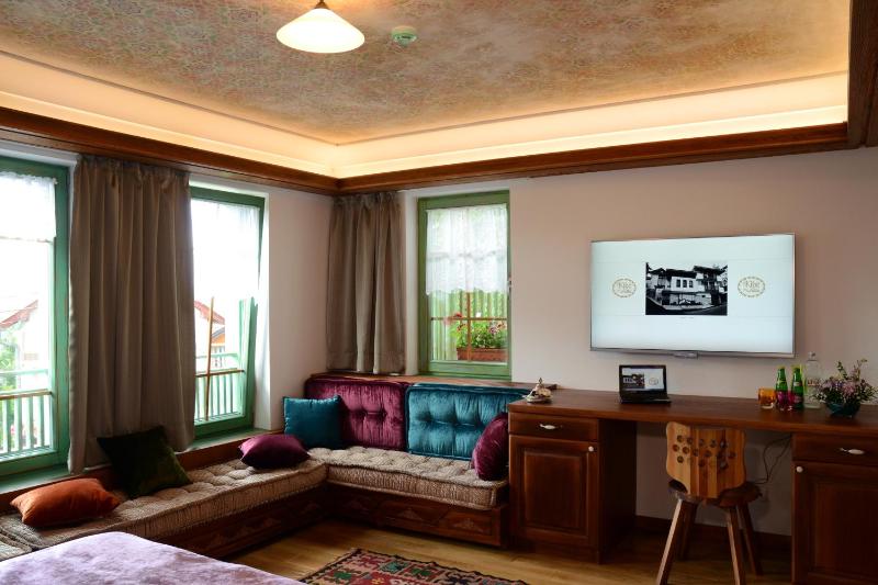 Double Room image 4