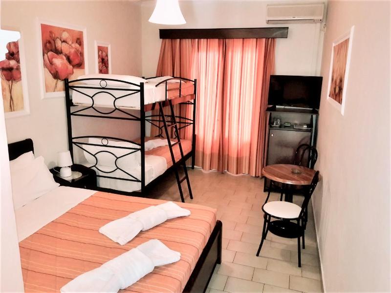 Quadruple Room with Side Sea View image 1