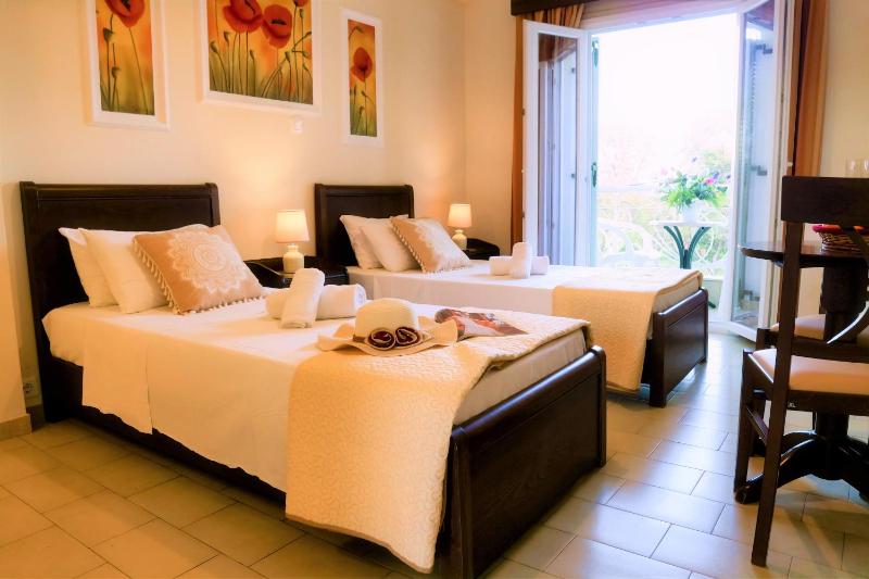 Double or Twin Room with Side Sea View image 4