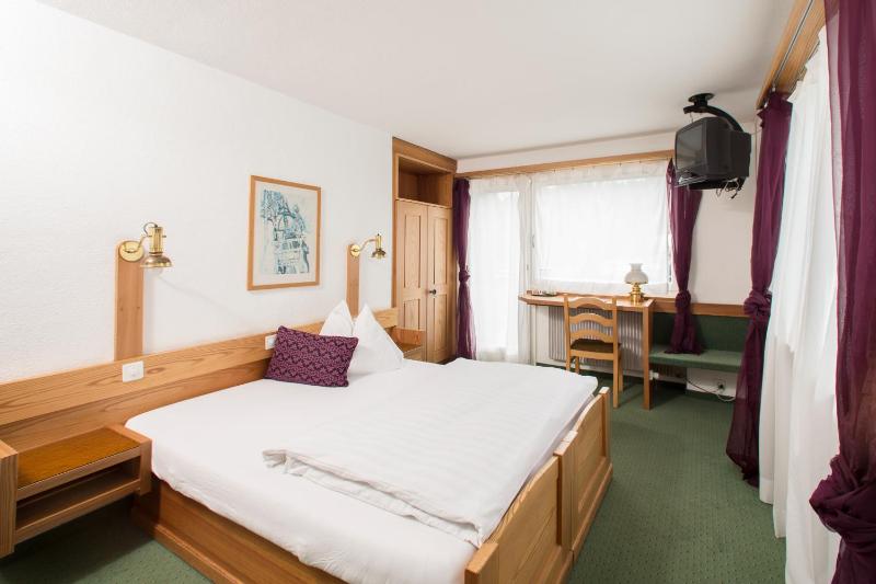 Budget Double Room image 2