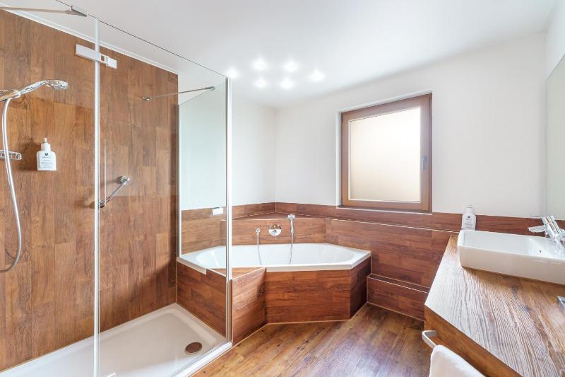 Deluxe Double Room Mountain Chalet Style image 2