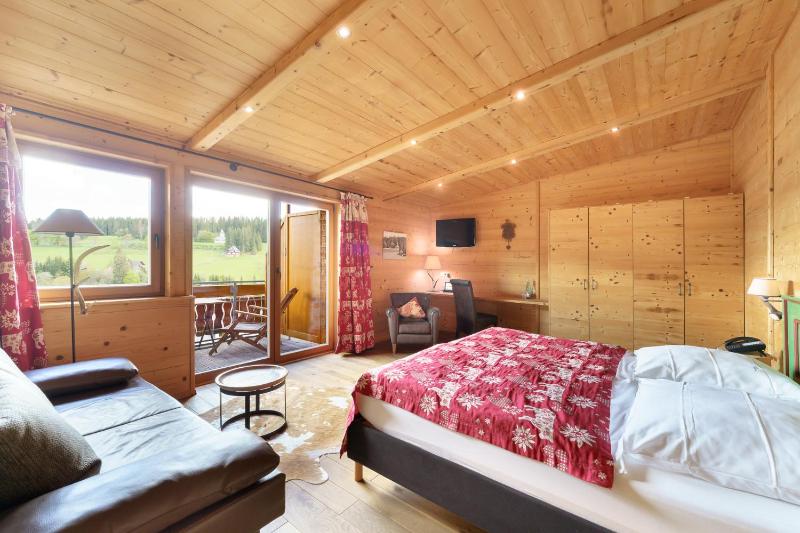 Deluxe Double Room Mountain Chalet Style image 4